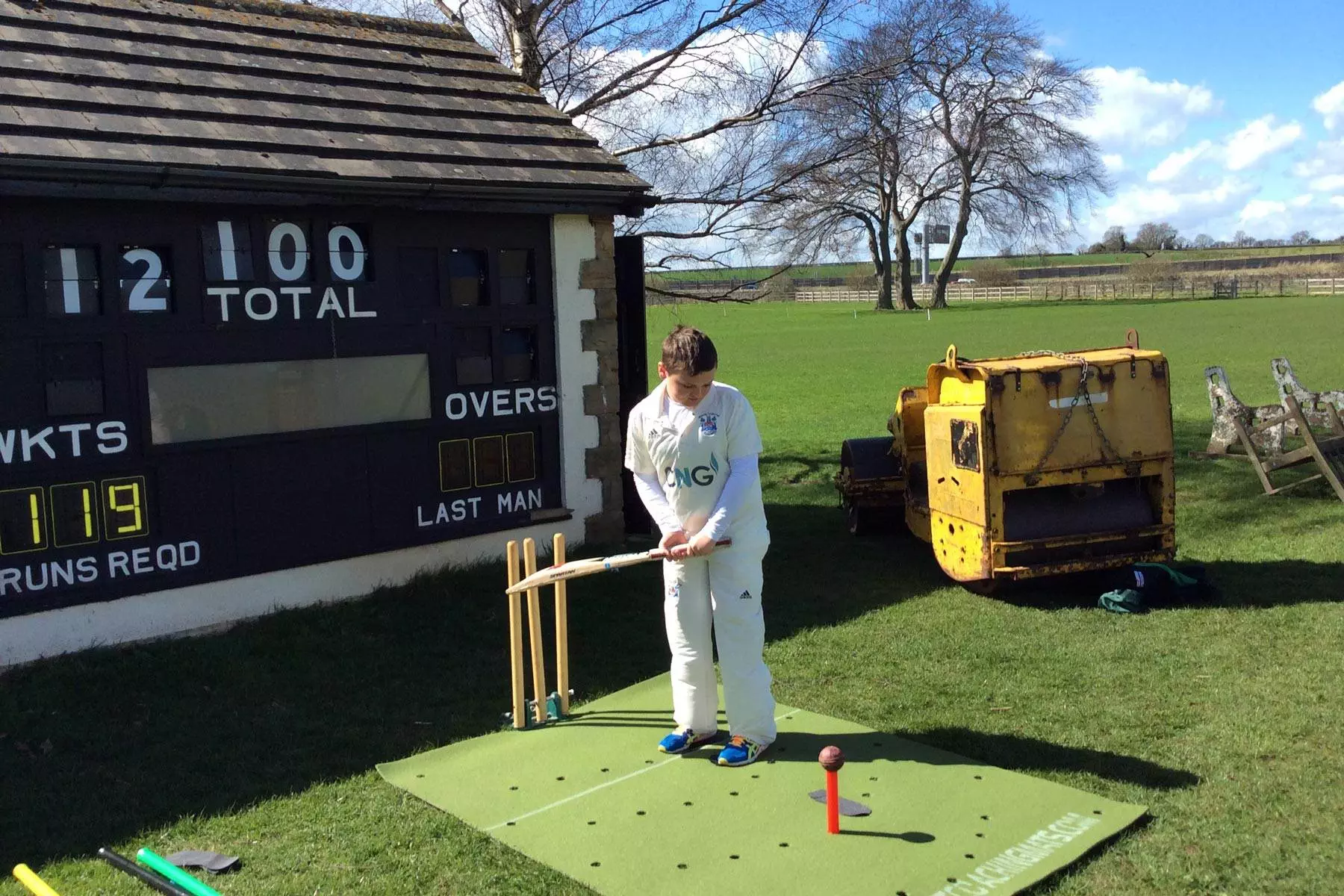 Special features of the cricket practice mat 1 Cricket training drills - Club-practice-with-cricket-Training-mat